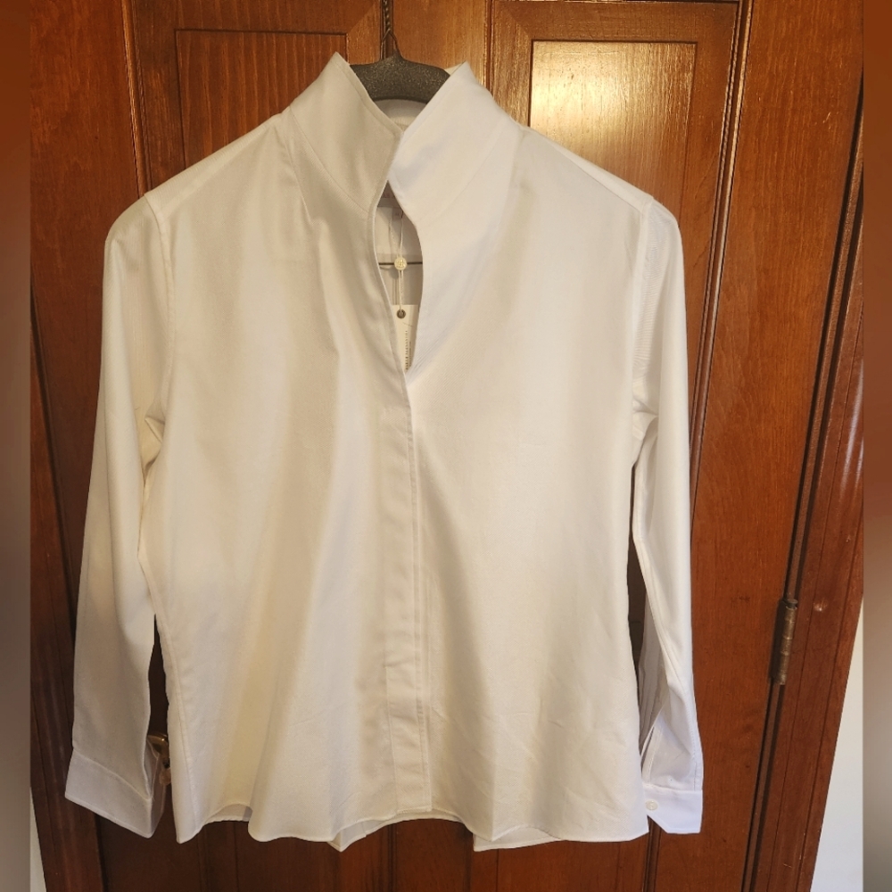 White Dress Shirt with Mandarin Collar and Textured Fabric